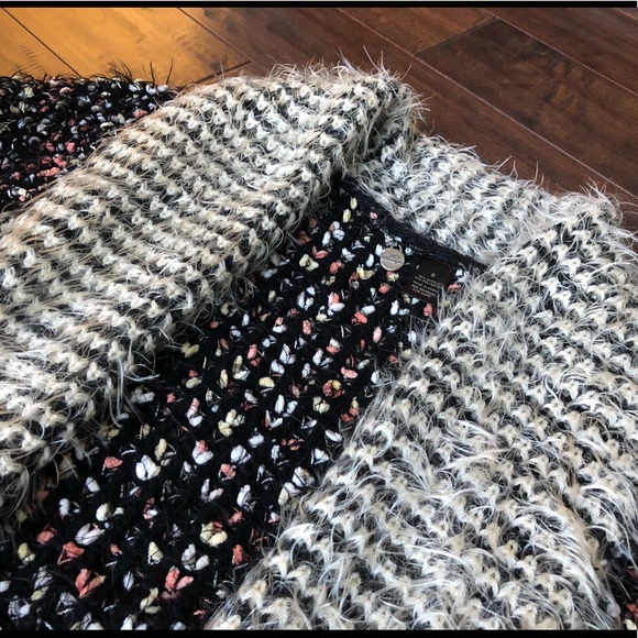 BKE Boutique Multicolored cardigan sweater (SM) - Picture 3 of 8